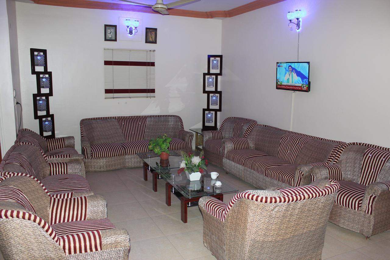 Luxury Inn Karachi Bagian luar foto